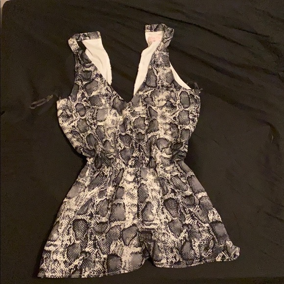 Romper - Picture 1 of 1